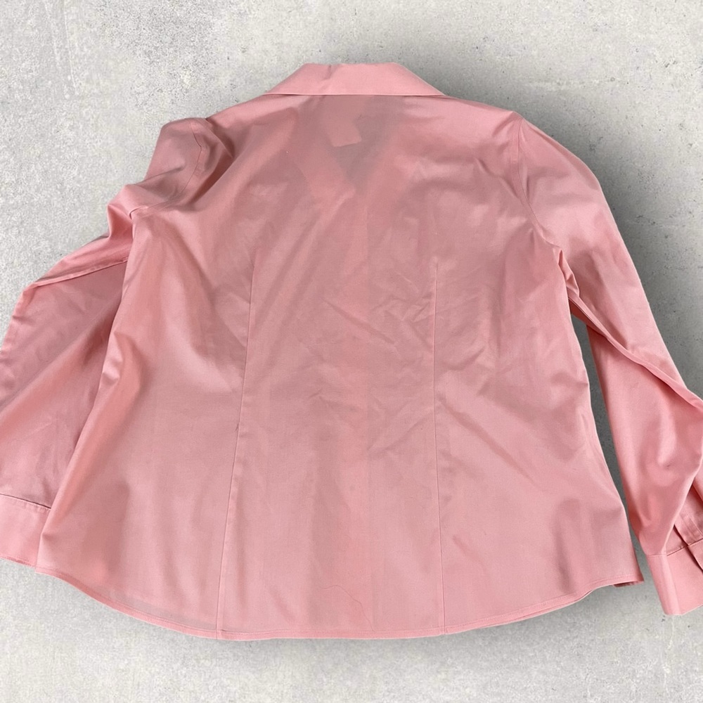 Size 2 Chicos No Iron Button Up Pink Blouse Long Sleeves - Picture 6 of 9
